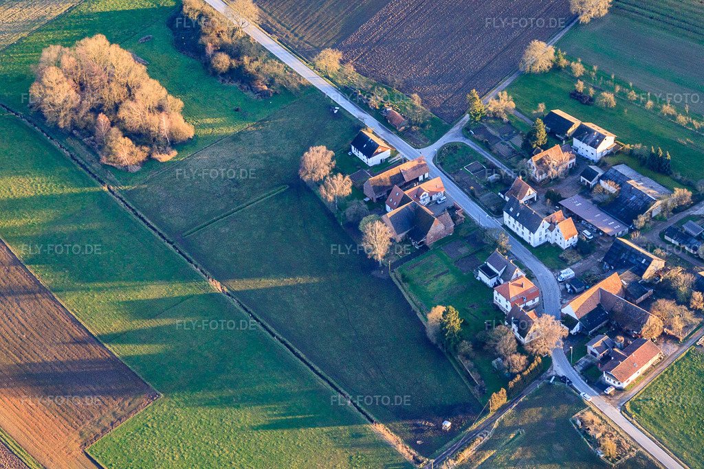 Luftbild: Kapellen, Kaplaneihof im Ortsteil Deutschhof in Kapellen-Drusweiler im Bundesland Rheinland-Pfalz in Deutschland. Foto: IMG_61942.jpg vom 28.01.2014 durch Werner Riehm/FLY-FOTO.deAuflösung des Originals: 4752 x 3168 px