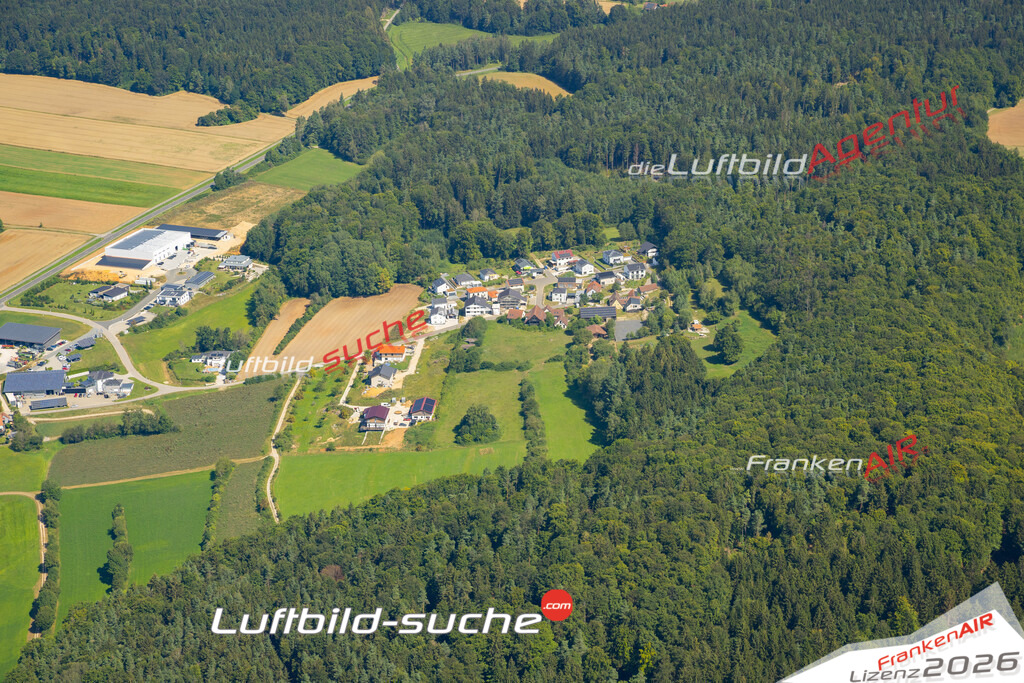 Das Luftbild zeigt : Schwend Birgland - Die Luftaufnahme wurde 2024 vom UL-Flugzeug aus erstellt ( keine Drohne ) - Hochauflösende Luftaufnahme - Für grossformatige Ausdrucke geeignet. Die Geschenkidee !Mit Lizenz und Bildrechte bestellbar