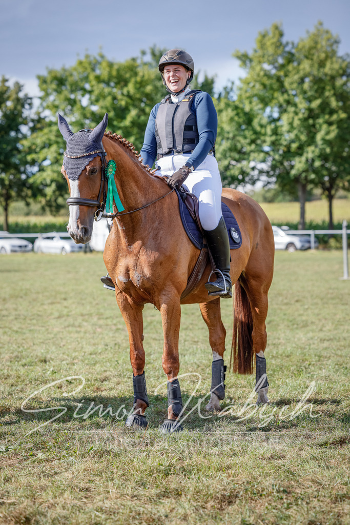 20250905-_3LI1462 | Tierfotografie Pferde, Hunde, Katzen, Haustiere.
Turnierfotografie Reitturniere, Reiten, Springreiten, Dressur in Hanau, dem Main-Kinzig-Kreis und dem Rhein-Main- Gebiet um Frankfurt