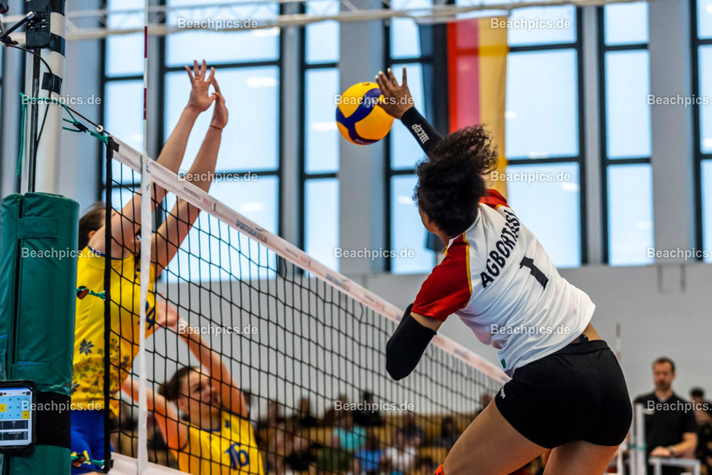 2023-00070965-Freundschaftsspiel-Deutschland-Ukraine | Angriff Vanessa AGBORTABI GER 20.05.2023; Berlin Foto: Gerold Rebsch - www.beachpics.de
