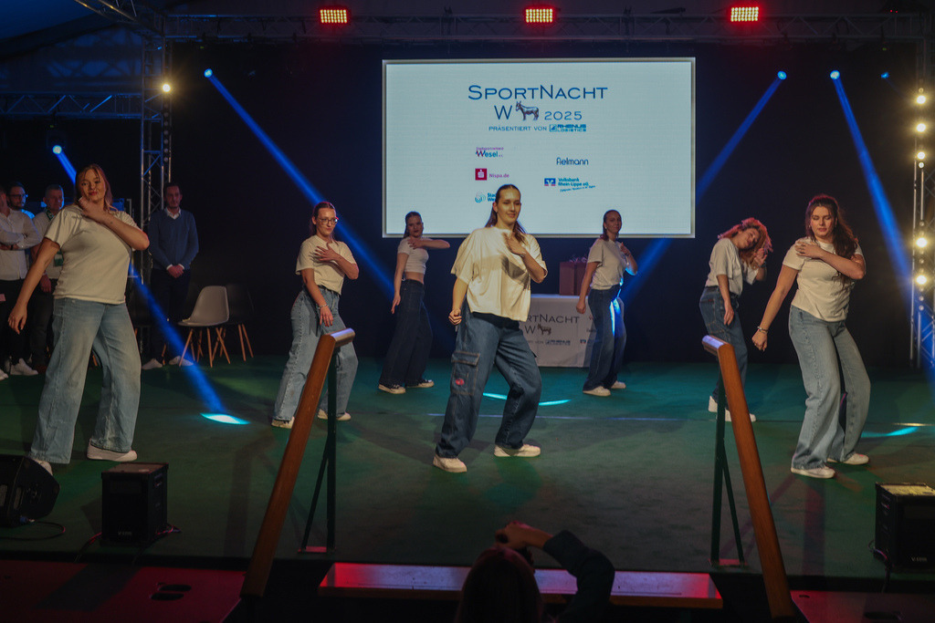 top-top.de250214-275 | Die 3. Weseler SportNacht, die große Sportgala mit Ehrungen der Weseler Sportler des Jahres 2024 findet am Freitag, den 14.02.2025 im Festzelt an der Rheinpromenade statt.Foto: Erwin Pottgiesser