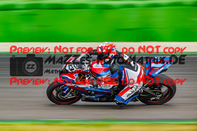 MaZZes_FotoMatrix_240702_6007705_5679 | GELB