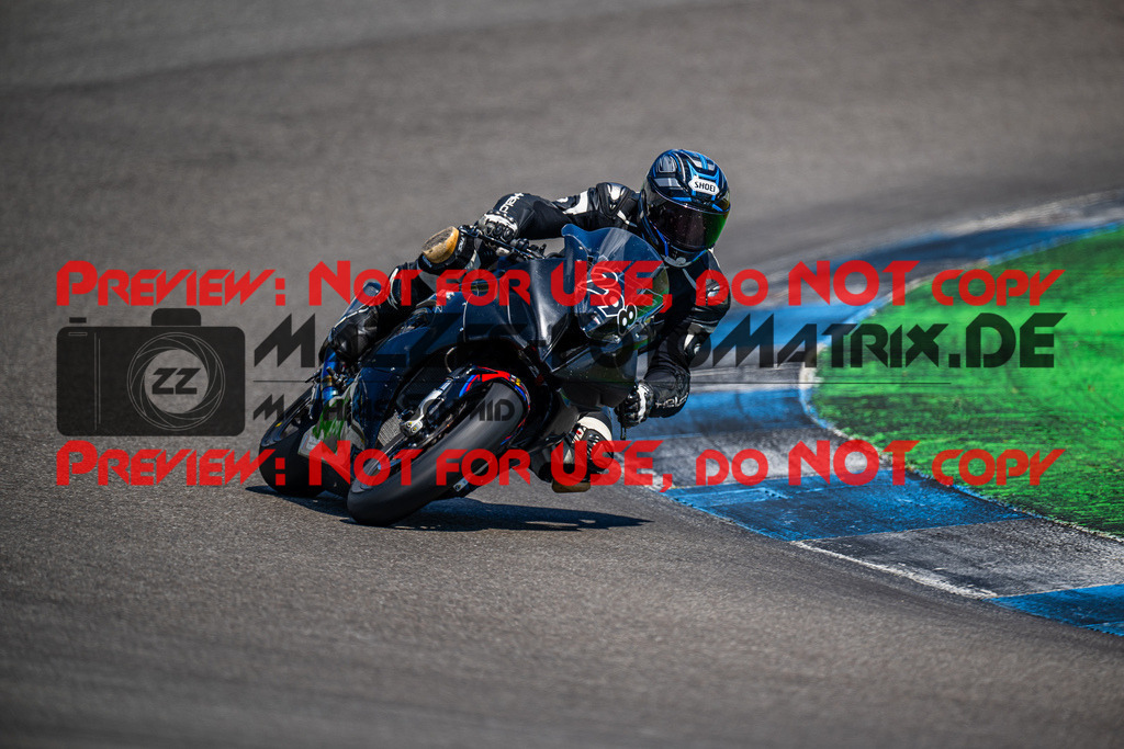 MaZZes_FotoMatrix_240520_6007705_5171 | ROT