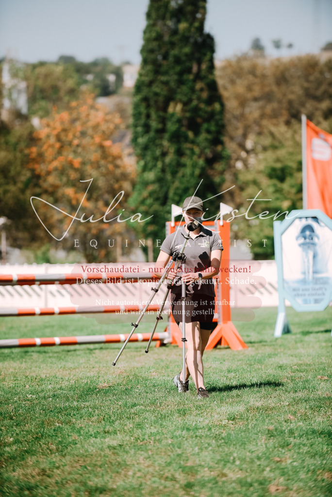 DSC_2996 | Pferde- und Turnierfotografie in Westsachsen. Pferdeportraits, Auftragszeichnungen und intuitive Kunst.