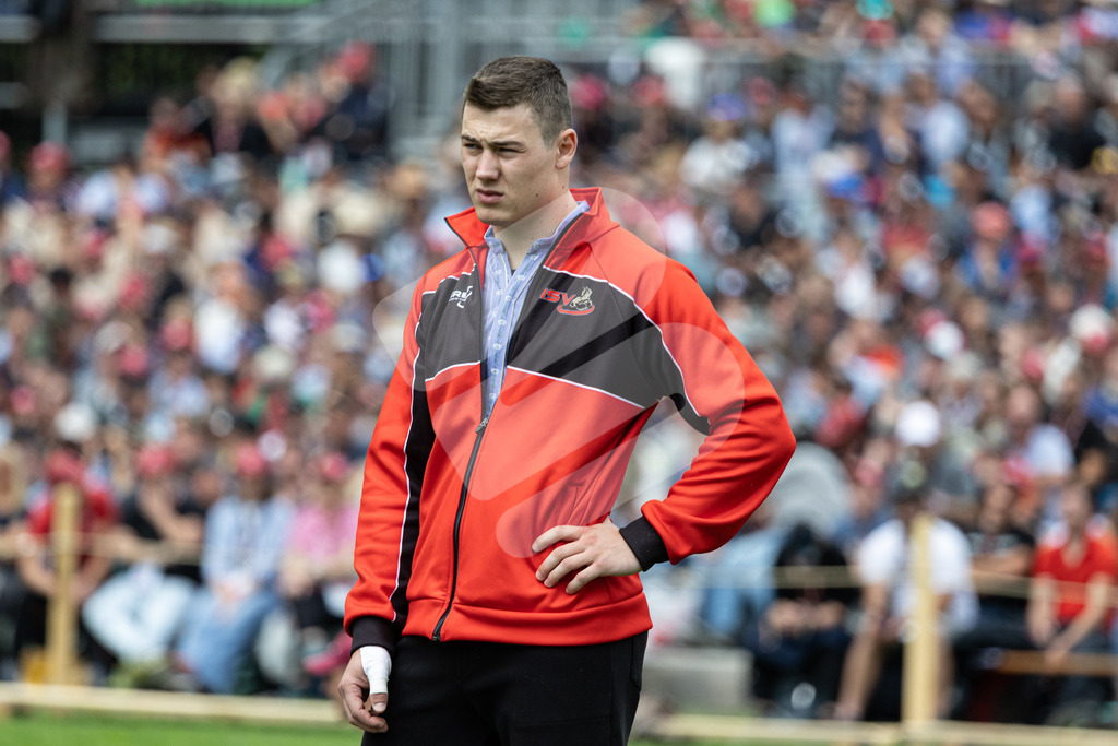 ESAF2025_03Gang_5065 | Die Schwinger des Schwyzer Kantonalen Schwingerverbandes: Fotos, die Dynamik und Leidenschaft festhalten, sowie emotionale Momente aus dem traditionellen Schwingsport zeigen. - Realisiert mit Pictrs.com