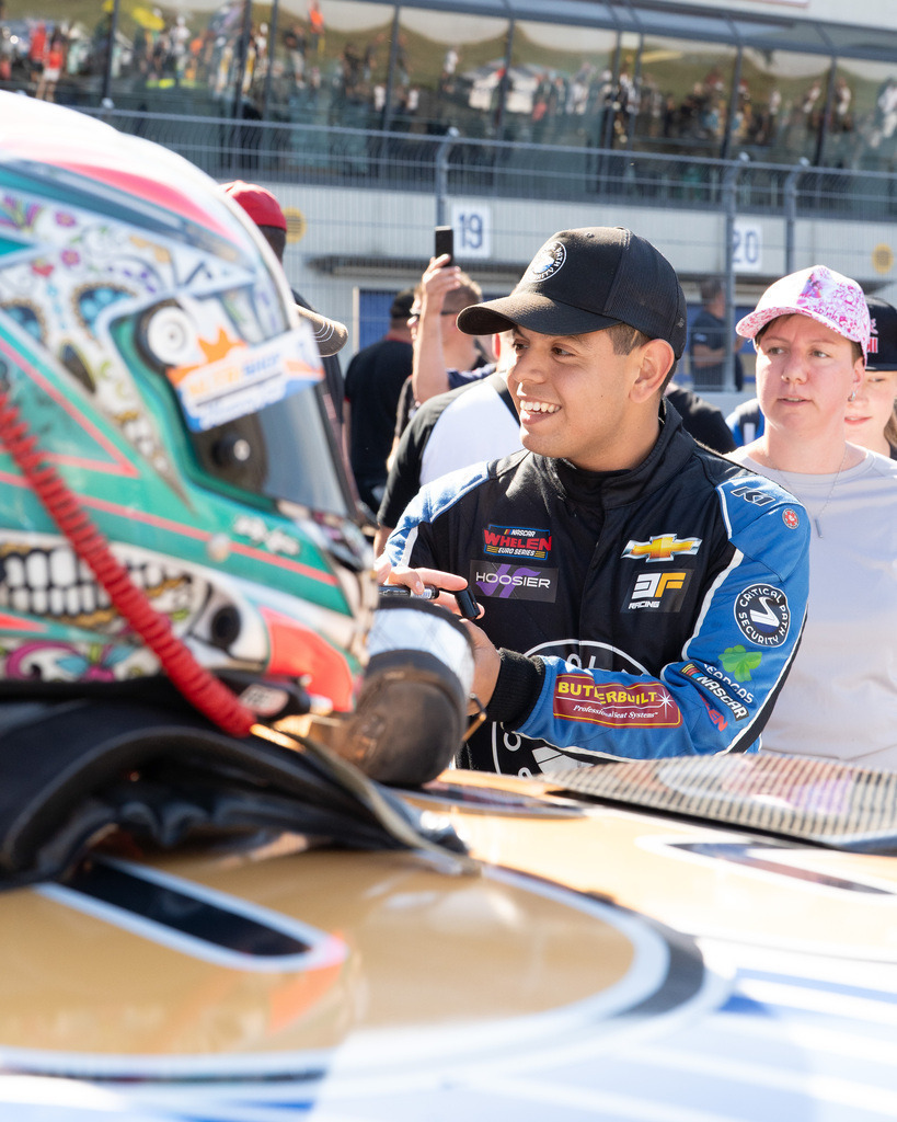 _DSC2560 | Exklusive Motorsport-Fotografie aus Leipzig von TXO Media – für Rennfahrer, Teams & Sponsoren. Sausemuth liefert starke Bilder, die Emotion zeigen. Jetzt buchen & glänzen! - Realisiert mit Pictrs.com