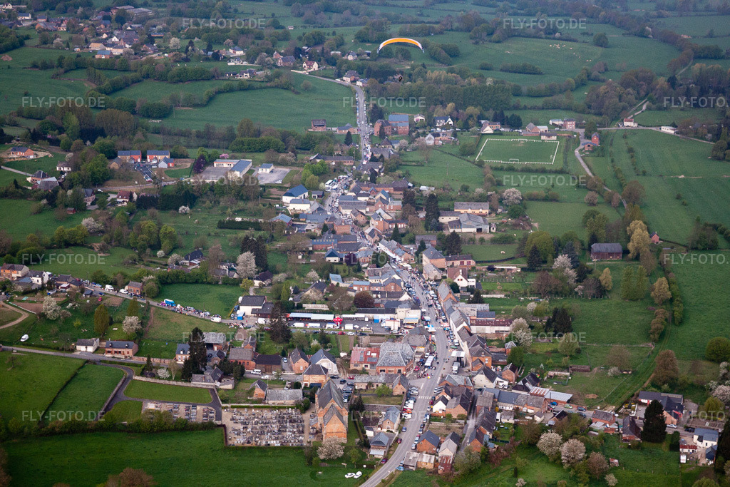 Luftbild: Ortsansicht in Marly-Gomont im Bundesland Aisne in Frankreich. Foto: IMG_39960.jpg vom 17.04.2011 durch Werner Riehm/FLY-FOTO.de