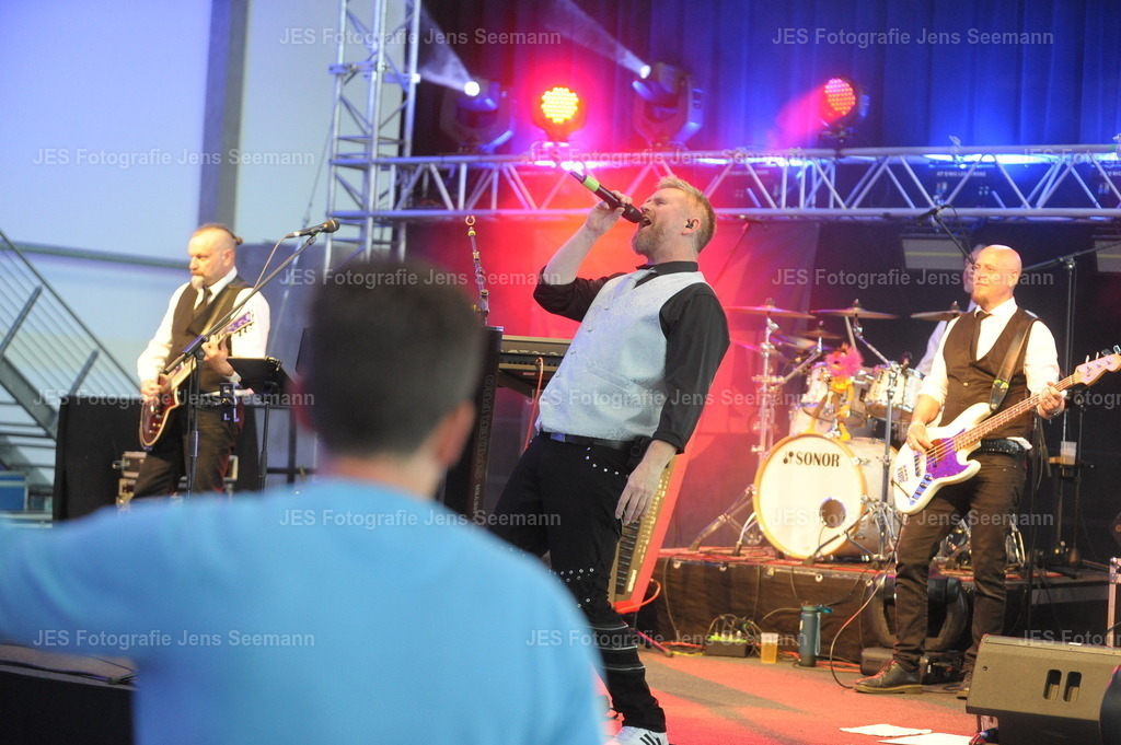 2026_0613_Neustadt Cup_Konzert0223 | Fotograf Jens Seemann aus Neustadt in Holstein. Ich fotografiere Ihre Hochzeit, Veranstaltungen, Sport. Firmen... - Realisiert mit Pictrs.com