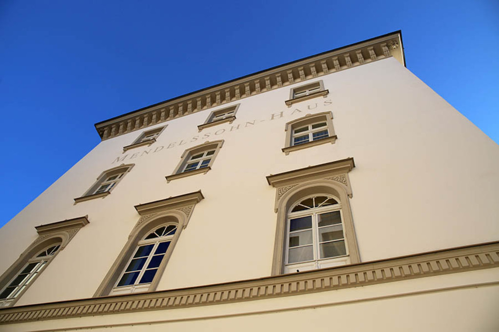 Bildlexikon Leipzig - Mendelssohn-Haus | Das Team hinter BILDLEXIKON LEIPZIG bündelt historische wie aktuelle Informationen über die Stadt Leipzig in Text und Bild auf einer Plattform und stellt diese der interessierten Öffentlichkeit zur Verfügung.