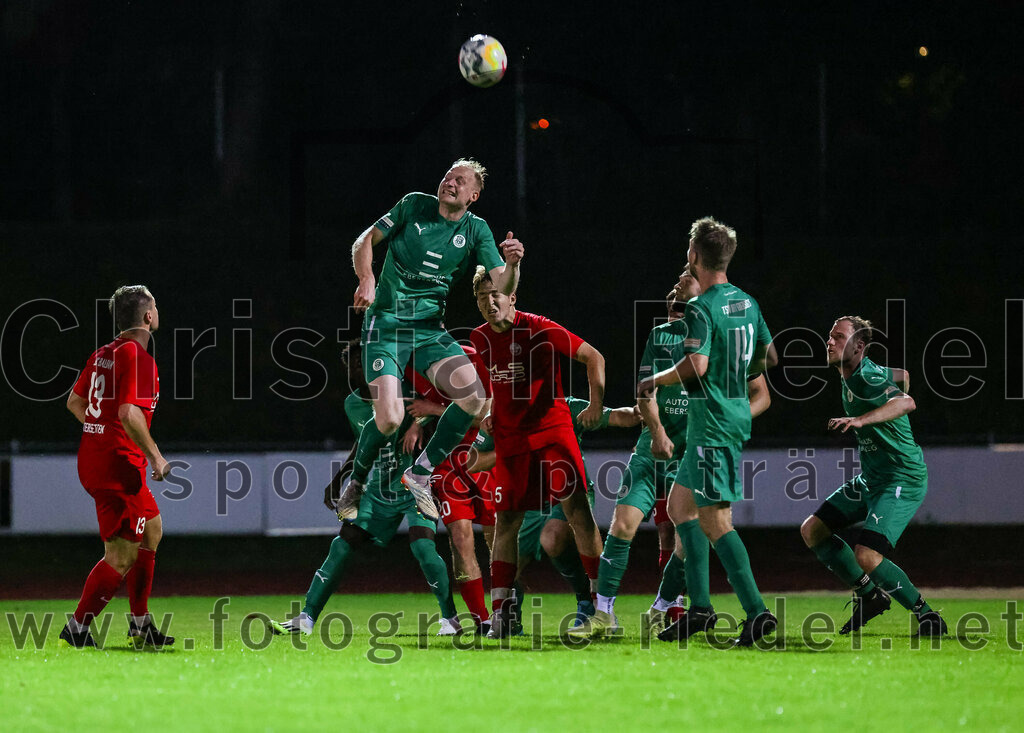 2023-09-01_089_SC_Baldham-Vaterstetten_gegen_TSV_1877_Ebersberg | Vaterstetten, Deutschland, 01.09.2023:
Fußball, Kreisliga 2023 / 2024, 3. Spieltag, SC Baldham-Vaterstetten gegen TSV 1877 Ebersberg, Ergebnis: 1:2

Robin Baumann (SC Baldham-Vaterstetten, #13), Dominik Häusgen (TSV 1877 Ebersberg, #5), Daniel Winzer (SC Baldham-Vaterstetten, #5), Timo Schaller (TSV 1877 Ebersberg, #7), Felix Hoppe (TSV 1877 Ebersberg, #17)

Foto: Christian Riedel / fotografie-riedel.net