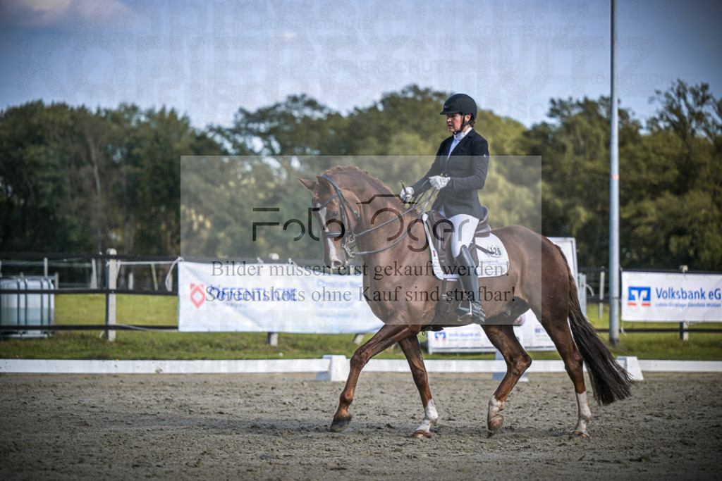 DOS_3673 | Entdecke hochwertige Reitturnierfotos von Foto Oger. Professionell, emotional und authentisch – jetzt Lieblingsmomente im Shop bestellen.Deutschlandweite Turnierfotografie. - Realisiert mit Pictrs.com