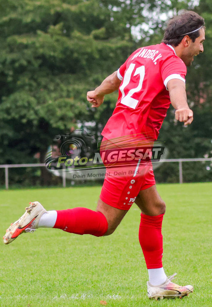 Bünder SV - VfL Holsen | Auf dem Bild zu sehen: rot Bünder SV: Batuhan Kaymak Bünder SV, VfL Holsen, Saison 26/27, Kreisliga A, Bünde, Deutschland - Realisiert mit Pictrs.com