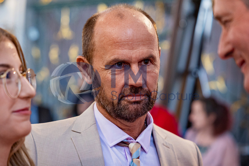 Trainproduction-20240519-1 | Firmung Klagenfurt-Dom 19.05.2024 10:30 Uhr