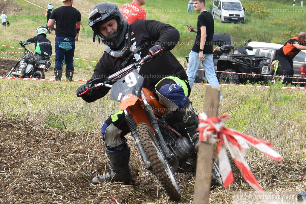 DSC_0220 (2) | Sportfotografie , Motorsport, Motoross, Reitsport, Mointainbike, Enduro,
Landschaft , Outdoor, Eventfotografie, Landschaft, Bilder online bestellen - Realisiert mit Pictrs.com