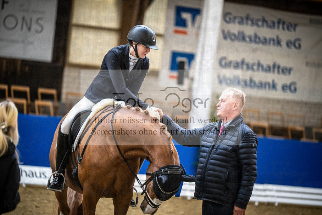 DOS_0033 | Entdecke hochwertige Reitturnierfotos von Foto Oger. Professionell, emotional und authentisch – jetzt Lieblingsmomente im Shop bestellen.Deutschlandweite Turnierfotografie. - Realisiert mit Pictrs.com