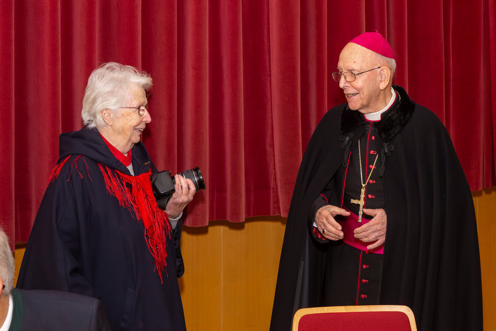Festmesse-128 | Fotodoku der Festmesse anläßlich der Seligsprechung von Maria Theresia LEDOCHOWSKA 1975, zelebriert von Altbischof DDr. Klaus Küng und Pfarrer Mag. Zenon PAJAK in der Pfarrkirche Loosdorf. 