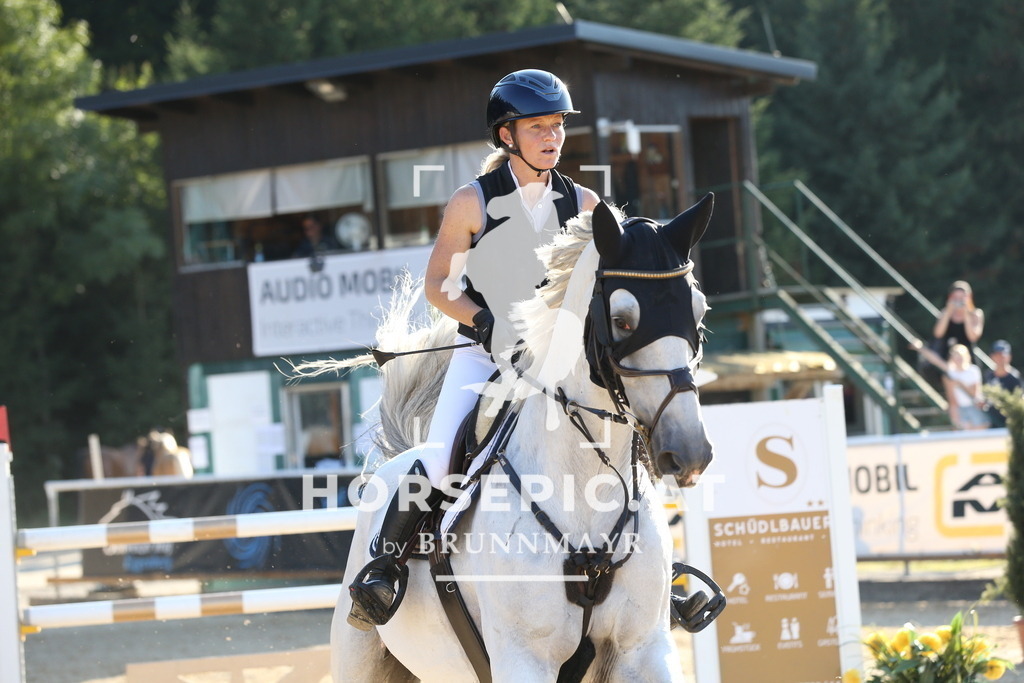 DL2Q0781 | Willkommen bei Brunnmayr - Design & Fotografie – Ihrem Spezialisten für Reitturniere und Pferdeveranstaltungen in Oberösterreich, Salzburg und Bayern! Seit über 17 Jahren sind wir leidenschaftlich dabei.