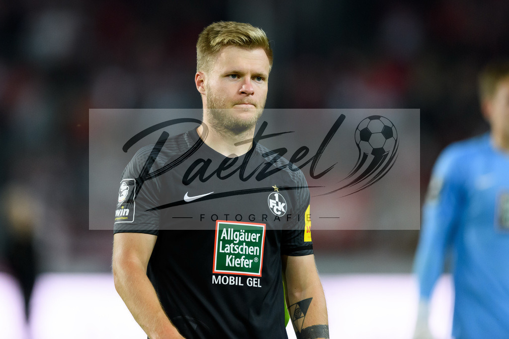 HFCFCK20210824_087 | Fussball, Herren: Jean Zimmer (1. FC Kaiserslautern) enttaeuscht beim Spiel der 3. Liga zwischen Hallescher FC und 1. FC Kaiserslautern im Leuna-Chemie-Stadion am 24.08.2021 in Halle (Saale), Deutschland. - Realisiert mit Pictrs.com