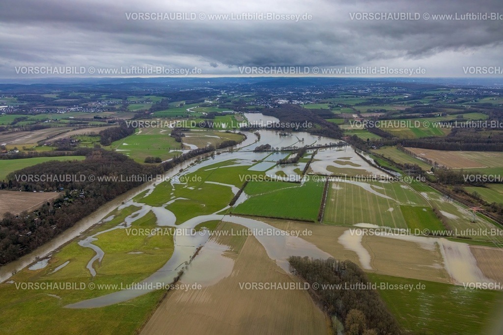 Holzwickede231201381Hengsen-topaz | Luftbild, Ruhrhochwasser, Weihnachtshochwasser 2023, Fluss Ruhr tritt nach starken Regenfällen über die Ufer, Überschwemmungsgebiet zwischen Dellwig und Geisecke, hinten der Stausee Hengsen, Dellwig, Fröndenberg, Ruhrgebiet, Nordrhein-Westfalen, Deutschland