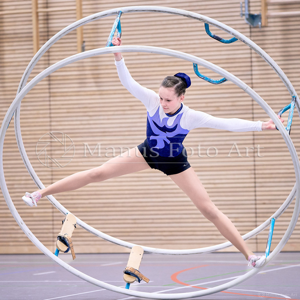 B-DSC05396 | Professionelle Sportfotografie in Hamburg, Schleswig-Holstein und Niedersachsen – spezialisiert auf Rhönrad, Geräteturnen, Leistungsturnen und rhythmische Sportgymnastik. Bundesweite Begleitung von Rhönrad-Events. Jetzt Sport-Fotos - Realisiert mit Pictrs.com
