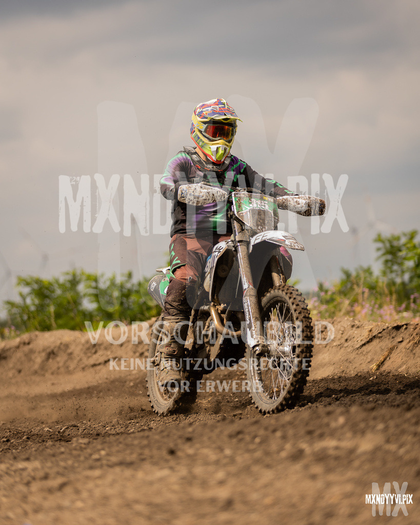 866A1530 | mxndyyvipix