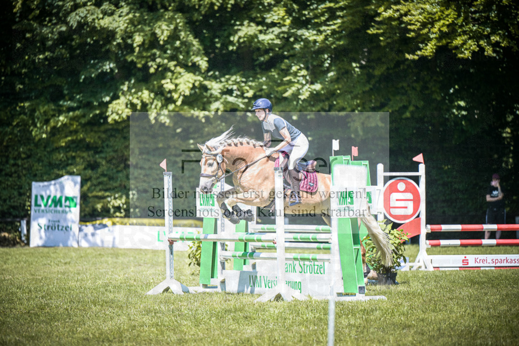 DOS_4488 | Entdecke hochwertige Reitturnierfotos von Foto Oger. Professionell, emotional und authentisch – jetzt Lieblingsmomente im Shop bestellen.Deutschlandweite Turnierfotografie. - Realisiert mit Pictrs.com