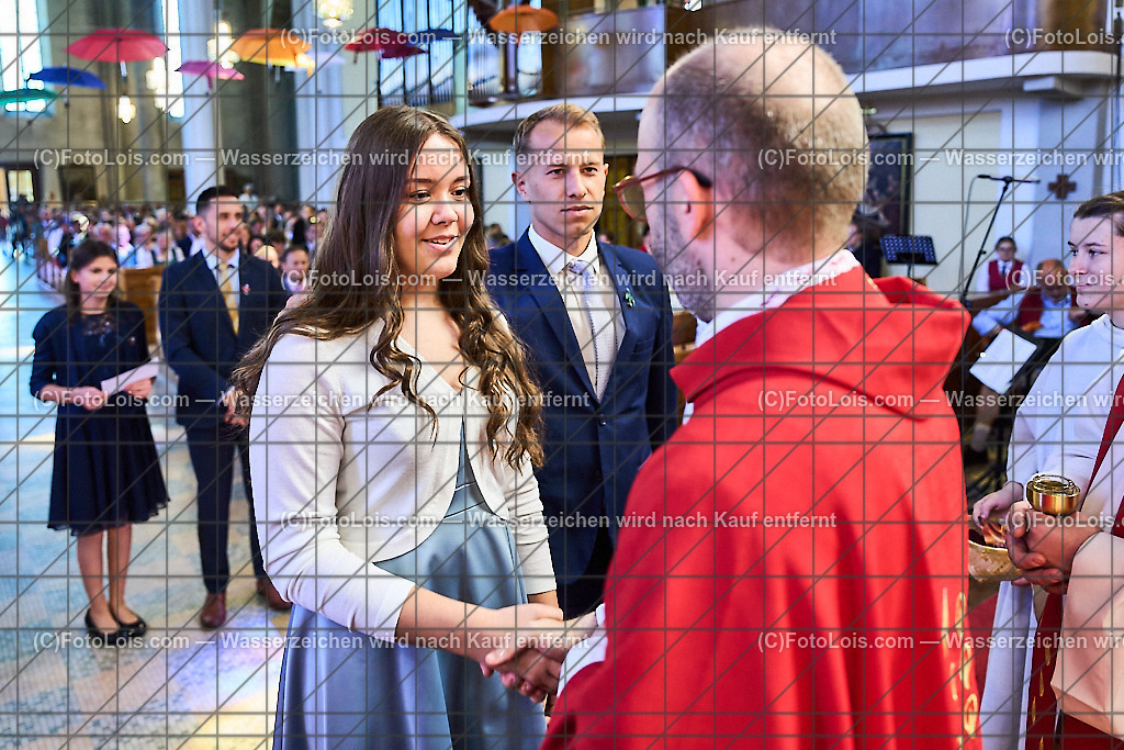 ALP1026_PfarrFirmung Wieselburg_Firmvorgang | (C)FotoLois.com, Alois Spandl, Firmung in der Pfarrkirche Wieselburg mit Generalvikar Dr. Christoph Weiss, Dechant Pfarrer Daniel Kostrzycki und Monignore Franz Dammerer, Sa 15. Juni 2024.