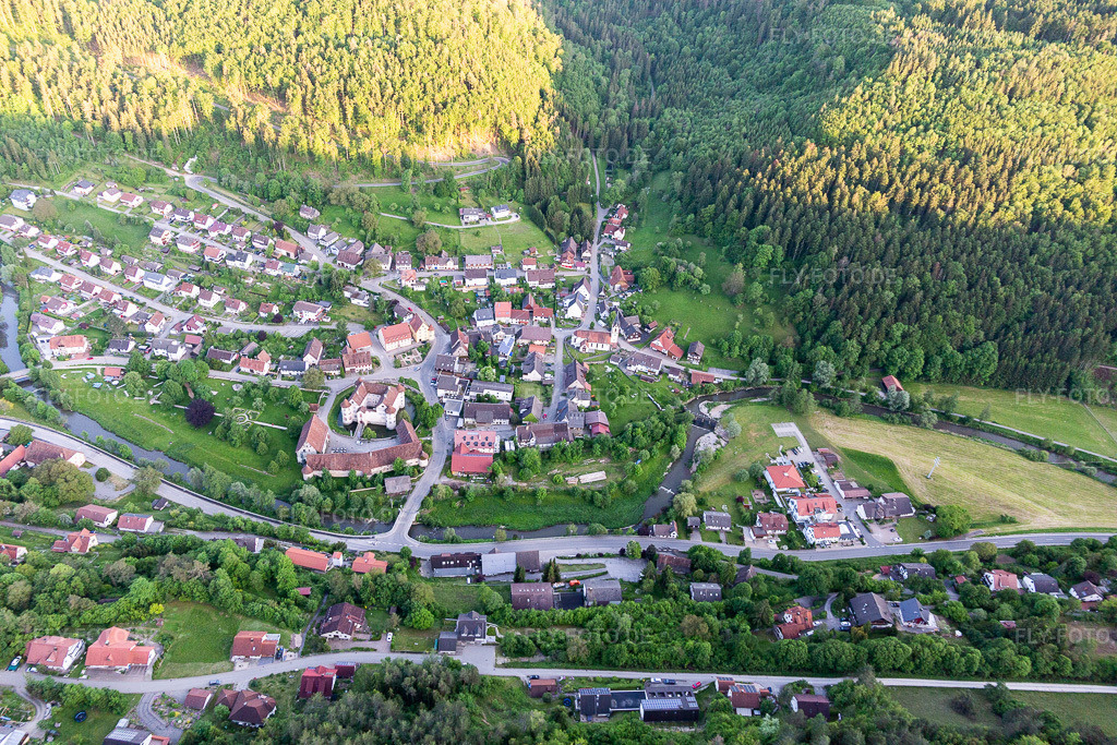 Luftbild: Wasserschloss Glatt im Ortsteil Glatt in Sulz im Bundesland Baden-Württemberg in Deutschland. Foto: IMG_114860.jpg vom 31.05.2019 durch Werner Riehm/FLY-FOTO.de
