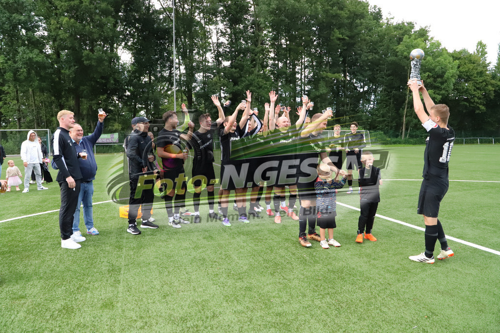 SC Bünde - BV 21 Stift-Quernheim | Auf dem Bild zu sehen: schwarz BV 21 Stift-Quernheim: JubelSC Bünde, BV 21 Stift-Quernheim, Fistelmann Supercup, Hunnebrock, Deutschland  - Realisiert mit Pictrs.com