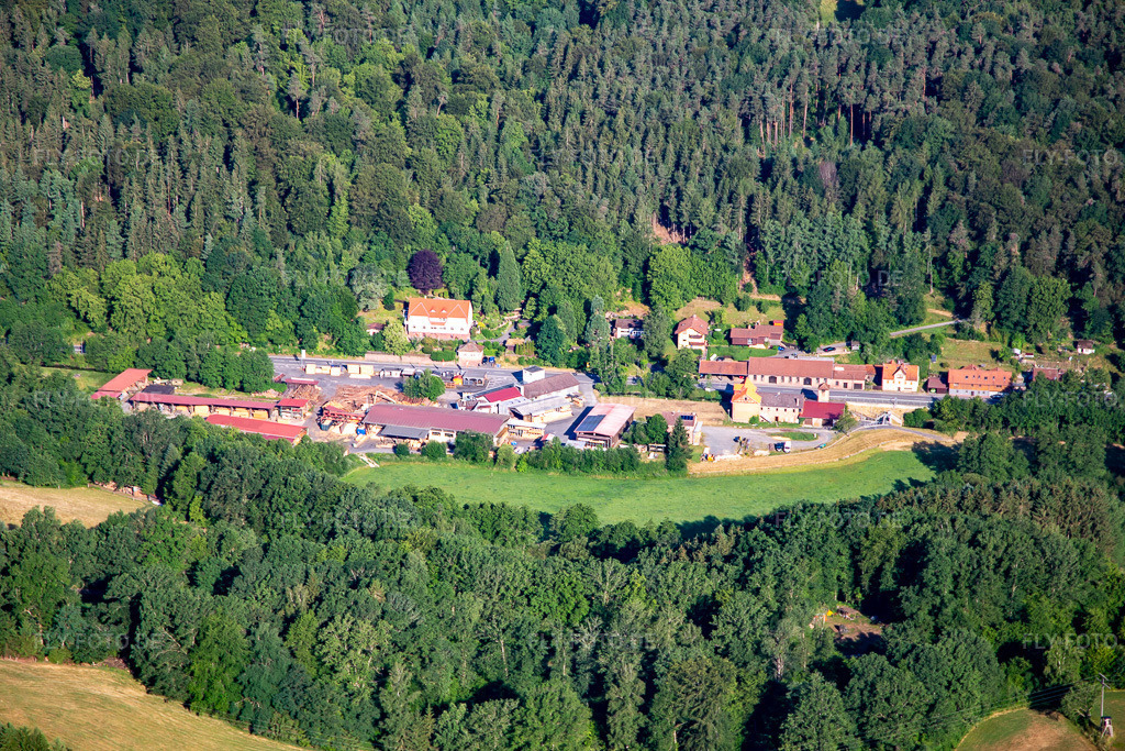 Luftbild: Holzland Seibert GmbH im Ortsteil Ebersberg in Erbach im Bundesland Hessen in Deutschland. – Foto: IMG_137054.jpg vom 24.06.2023 durch Werner Riehm/FLY-FOTO.de – Auflösung des Originals: 5472 x 3648 px – Holzland Seibert - Ihr 1A Holzhandel in Erbach im Odenwald