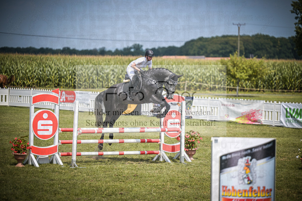 DOS_6163 | Entdecke hochwertige Reitturnierfotos von Foto Oger. Professionell, emotional und authentisch – jetzt Lieblingsmomente im Shop bestellen.Deutschlandweite Turnierfotografie. - Realisiert mit Pictrs.com