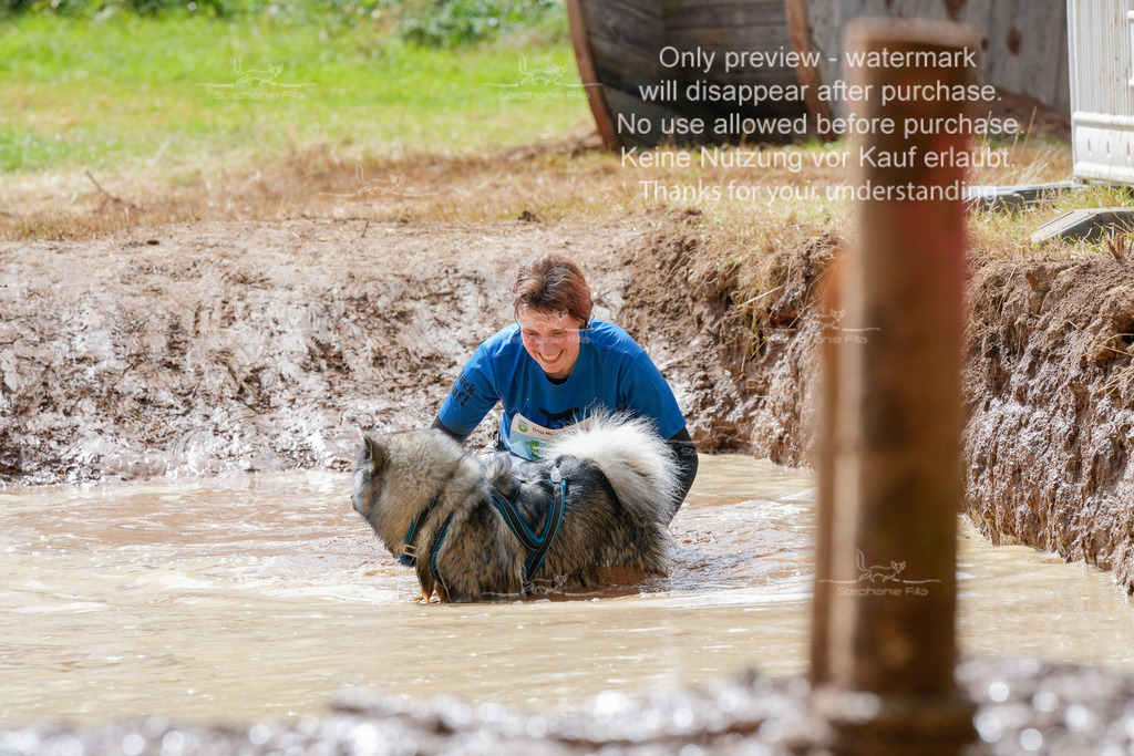 Schlamm_mit_Hund (305 von 460) | stephaniefillaphotographie - Realisiert mit Pictrs.com