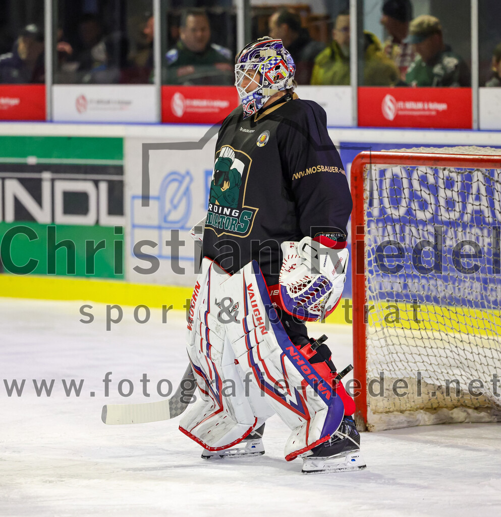2026-02-20_009_TSV_Erding_gegen_Deggendorfer_SC | Erding, Deutschland, 20.02.2026:Eishockey, Oberliga Süd 2025 / 2026, 49. Spieltag, TSV Erding gegen Deggendorfer SC, Endergebnis: 4:1Torwart Raphael Fössinger (Erding Gladiators, #60)Foto: Christian Riedel / fotografie-riedel.net