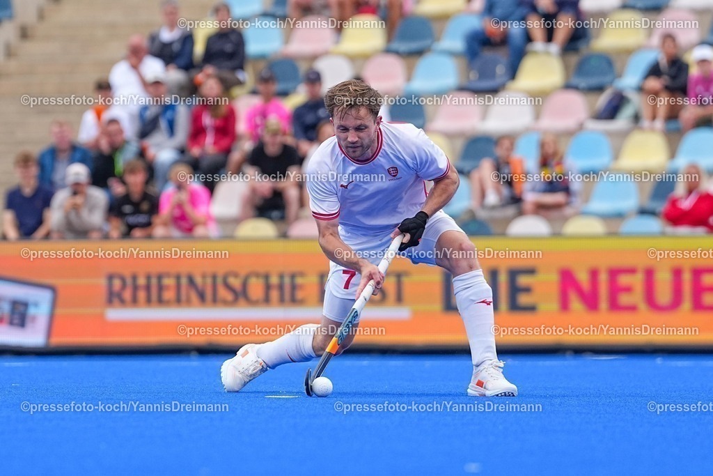xydrx16082501007 | 16.08.2025, xydrx, Herren EuroHockey Championship 2025, Gruppe C, England - Österreich, Sparkassenpark Mönchengladbach: Zachary Wallace (ENG #7)