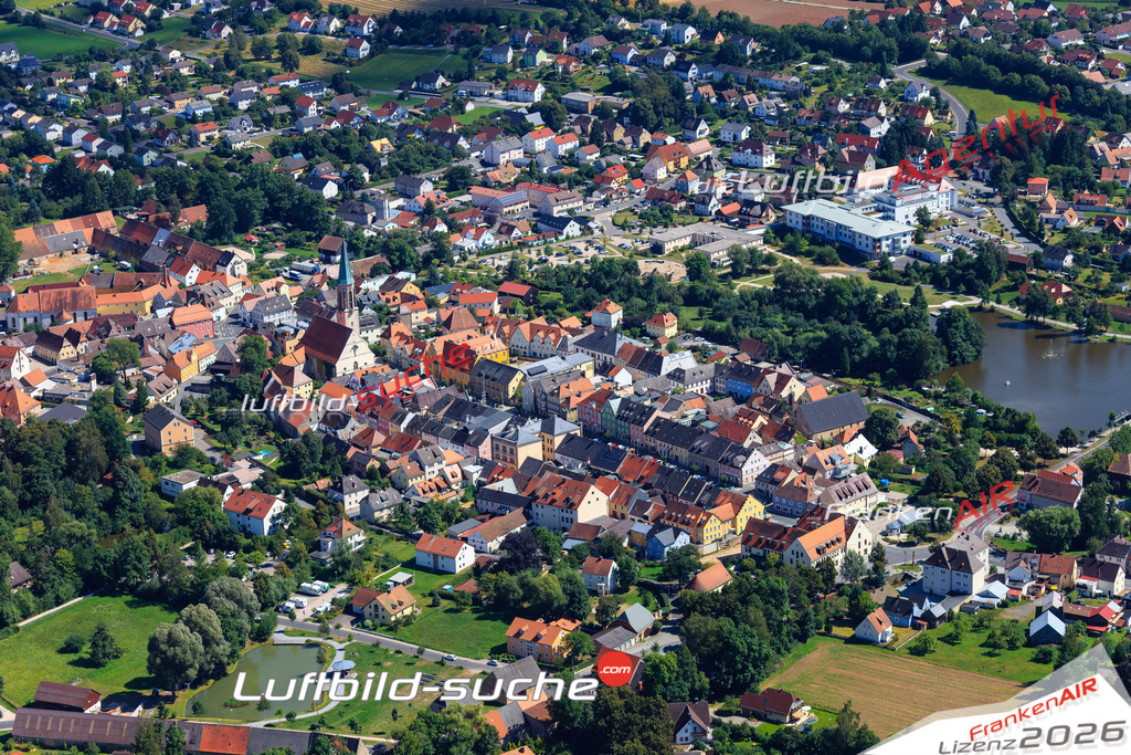 Die Luftaufnahme der Stadt Kemnath wurde vom UL-Flugzeug heraus erstellt ( keine Drohne )- hohe Auflösung für beste Qualität