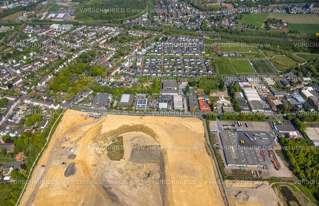Recklinghausen220501028 | Luftbild der ehemaligen Trabrennbahn Recklinghausen, an der Autobahn A2, mit nördlicher Tangente der Blitzkuhlenstraße,  König-Ludwig, Recklinghausen, Ruhrgebiet, Nordrhein-Westfalen, Deutschland