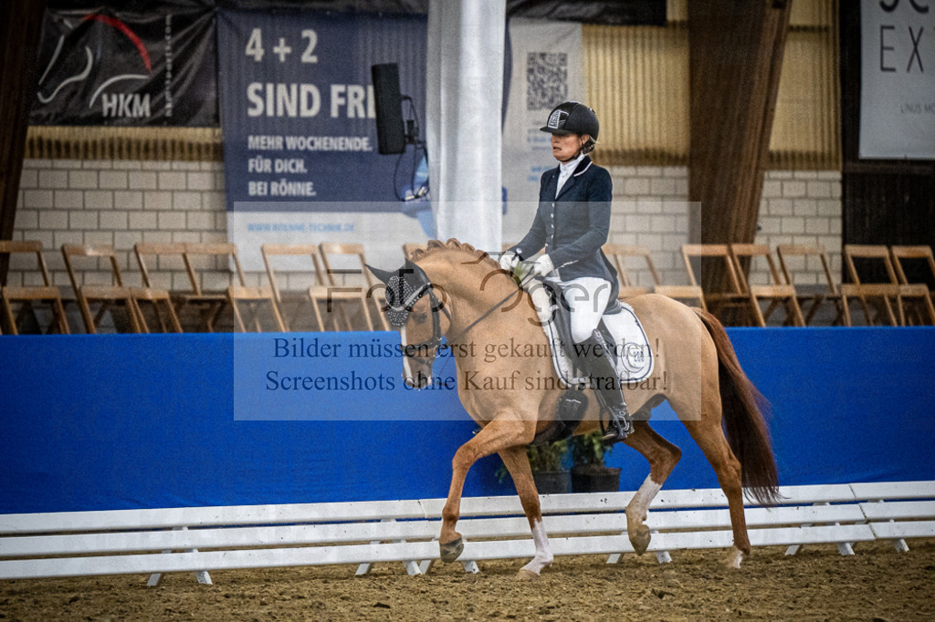 DOS_1360 | Entdecke hochwertige Reitturnierfotos von Foto Oger. Professionell, emotional und authentisch – jetzt Lieblingsmomente im Shop bestellen.Deutschlandweite Turnierfotografie. - Realisiert mit Pictrs.com