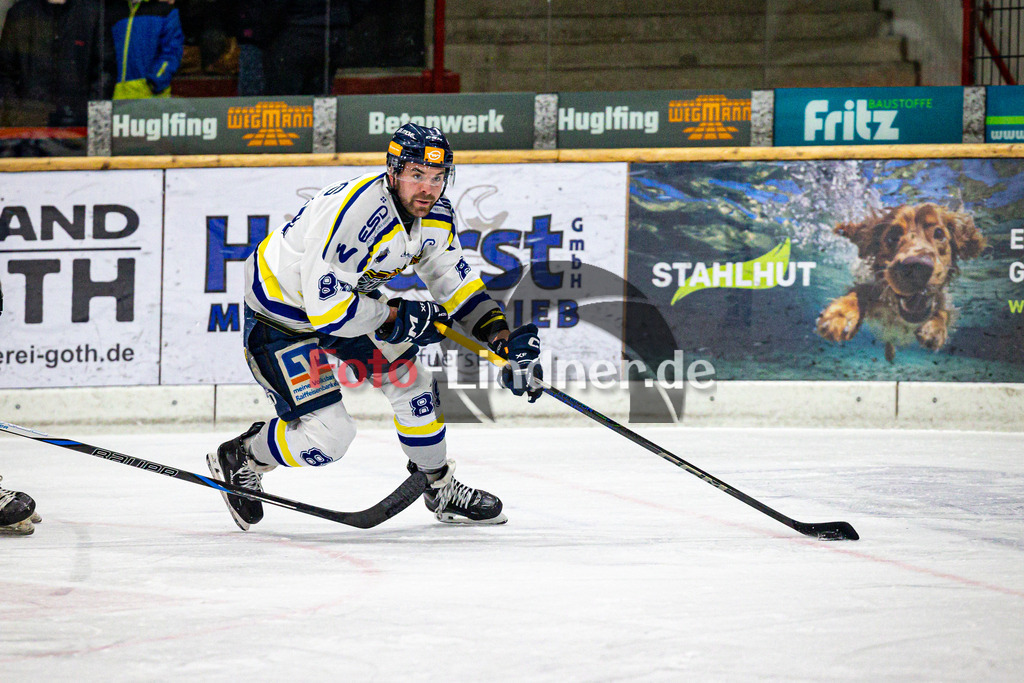 TSV Peißenberg MINERS gegen EHC Waldkraiburg DIE LÖWEN | Eishockey Bayernliga Herren Vorrunde 2024/25, TSV Peißenberg MINERS gegen EHC Waldkraiburg DIE LÖWEN, 20250124,Nico VOGL (EHC Waldkraiburg 88) in Aktion,2025-01-24 in Peißenberg (Eisstadion Peißenberg)Nico VOGL (EHC Waldkraiburg 88)Copyright: WolfgangxLindner foto-lindner.de