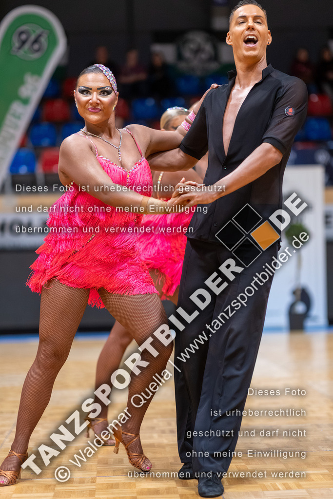 20260328-00129 | Hier finden Sie Tanz Bilder vom Latein und Standard Formationen tanzen. Sportbilder vom Tanzsport. Schöne Fotos und von Weltmeisterschaft, Europameisterschaft, Bundesliga, Regionalliga, Oberliga und Landesliga sowie von GOC Stuttgart, DanceComp, WM Bremen