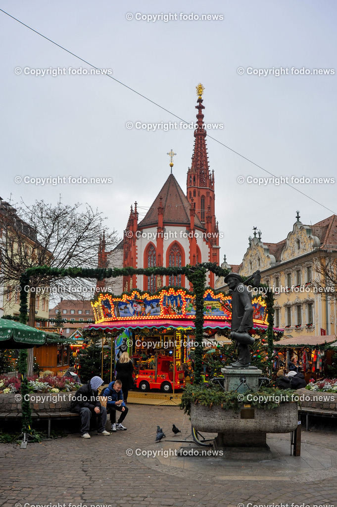 Deutschland_ Bayern_ Wuerzburg_ 13.12.2024-1 | 12.06.2024, Deutschland, GER, Bayern, Wuerzburg im Bild Stadtansichten, Weihnachtlich, Beleuchtung, Ringelspiel, Karussell, kreisfreie Stadt in Bayern, Bezirk Unterfranken