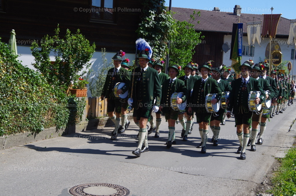 IMGP5685 | fotografiert von Axel PollmannLeonhardi Wallfahrt Benediktbeuern und Murnau, Fronleichnam, Fasching, Landschaft im Loisachtal und Benediktbeuern  - Realisiert mit Pictrs.com