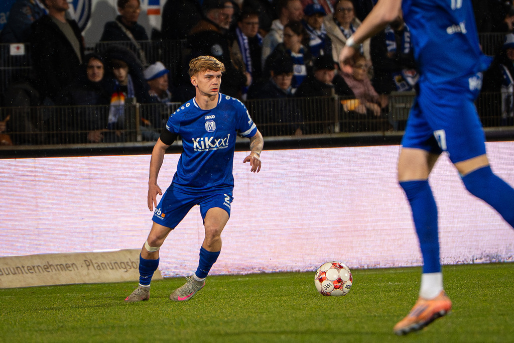 Fußball I Herren I Saison 2025-2026 I Regionalliga Nord I 24. Spieltag I SV Meppen - Hamburger SV II I 1520 | Dominique Domröse (2, SV Meppen) - Realisiert mit Pictrs.com