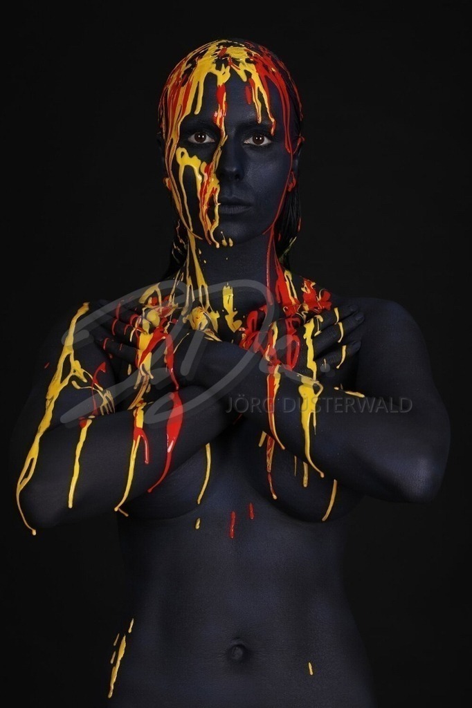 BodyArt-DARKBLUESPLASH_6538a | #010 | Modell: Sonia | Foto: Tschiponnique Skupin - Realisiert mit Pictrs.com