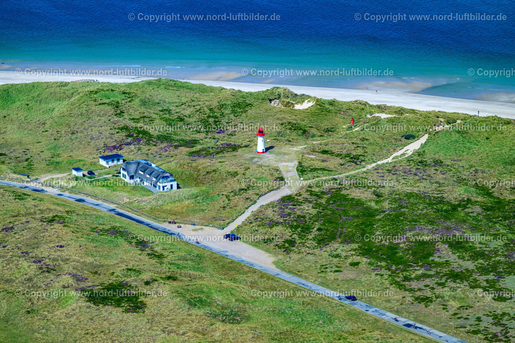 Sylt_List_Leuchtturm_Sylt_West_ELS_3848130825 | LIST 21.06.2025 Leuchtturm "List-West" als historisches Seefahrtzeichen im Küstenbereich in List auf der Insel Sylt im Bundesland Schleswig-Holstein, Deutschland. // Lighthouse as a historic seafaring character in the coastal area " List-West " in List at the island Sylt in the state Schleswig-Holstein, Germany. Foto: Martin Elsen