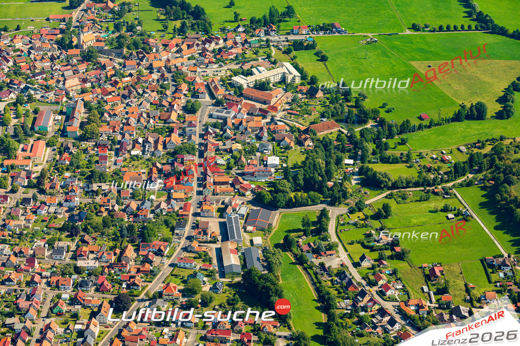 Luftaufnahme  Meiningen - Die Luftaufnahme wurde 2025 vom UL-Flugzeug heraus erstellt ( ohne Drohne ) - Hochauflösende Luftaufnahme - für professionelle Ausdrucke geeignet. Die Geschenkidee !Mit Lizenz und Bildrechte bestellbar