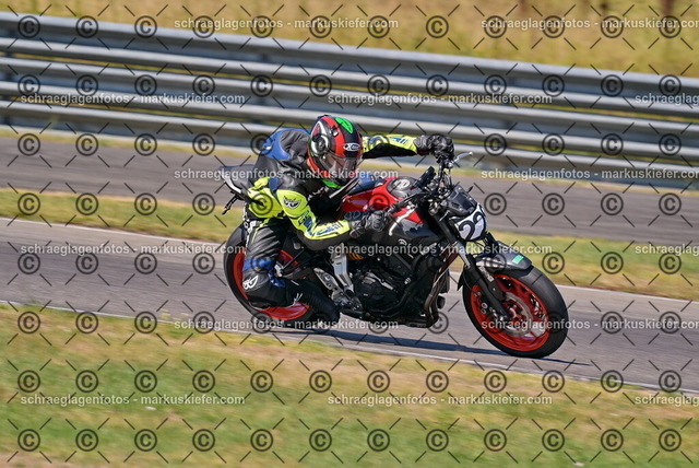 26bt05-0506 | markuskiefer.com - Realisiert mit Pictrs.com