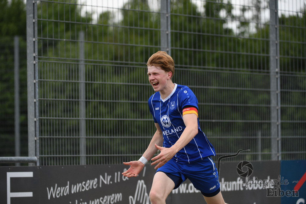 FC Rastede-JSG Esens/Dornum | B-Jugend Bezirksliga; FC Rastede (blau)-JSG Esens/Dornum (weiß) am 24.05.2025 in Rastede (Sportanlage Kötterswegs), Photo: Philip Eiben 2025 - Realisiert mit Pictrs.com