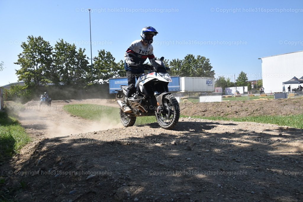 DSC_0174 | Sportfotografie , Motorsport, Motoross, Reitsport, Mointainbike, Enduro,
Landschaft , Outdoor, Eventfotografie, Landschaft, Bilder online bestellen - Realisiert mit Pictrs.com