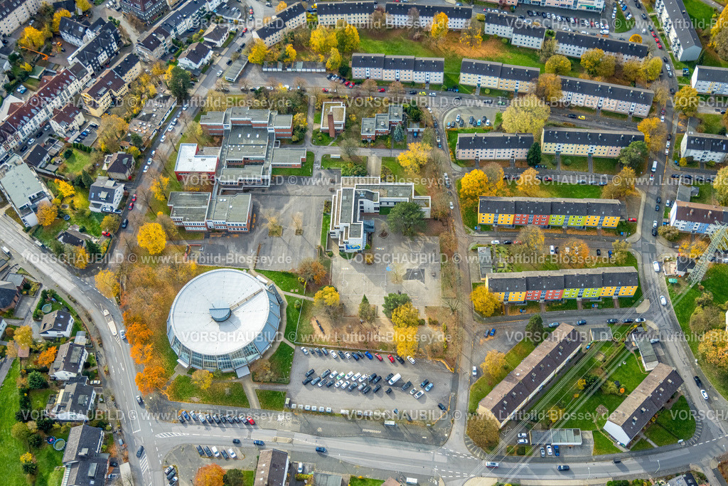 Hagen251101645 | Luftbild, Gem. Grundschule Im Kley und Hauptschule mit  Rundturnhalle Hohenlimburg, herbstliche Bäume, Hohenlimburg, Hagen, Ruhrgebiet, Nordrhein-Westfalen, Deutschland