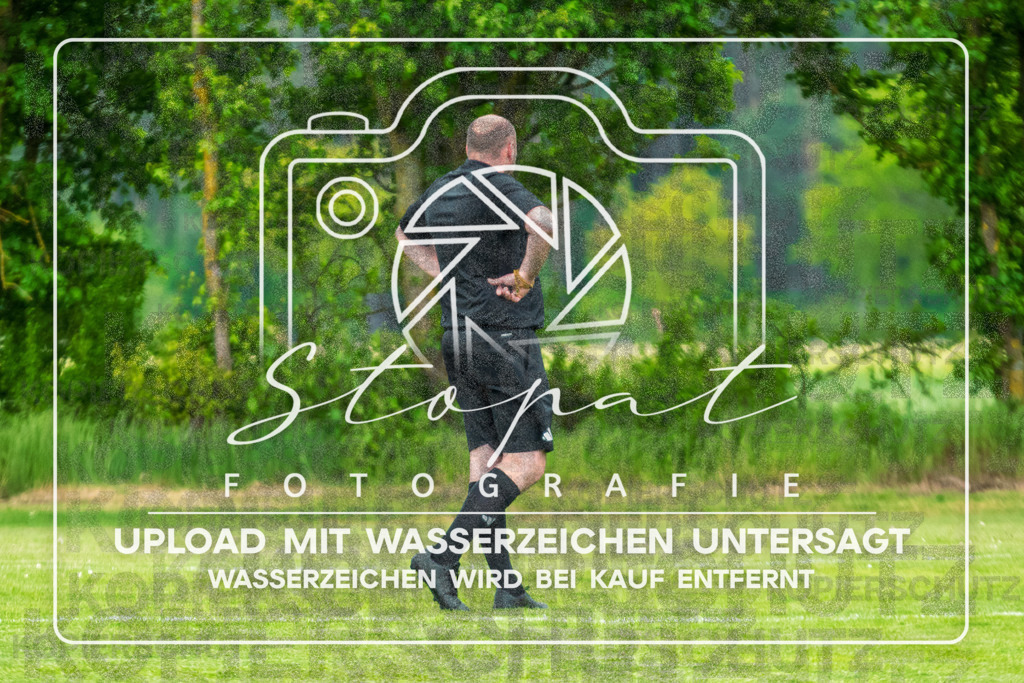 Kreisliga Damen HK/CE - Kickers Wolthausen vs. SG Fulde | Marcel Leichert (Schiedsrichter); Kreisliga Damen HK/CE - Kickers Wolthausen vs. SG Fulde am 17.05.26 in Sportplatz Wolthausen, Wolthausen - Realisiert mit Pictrs.com